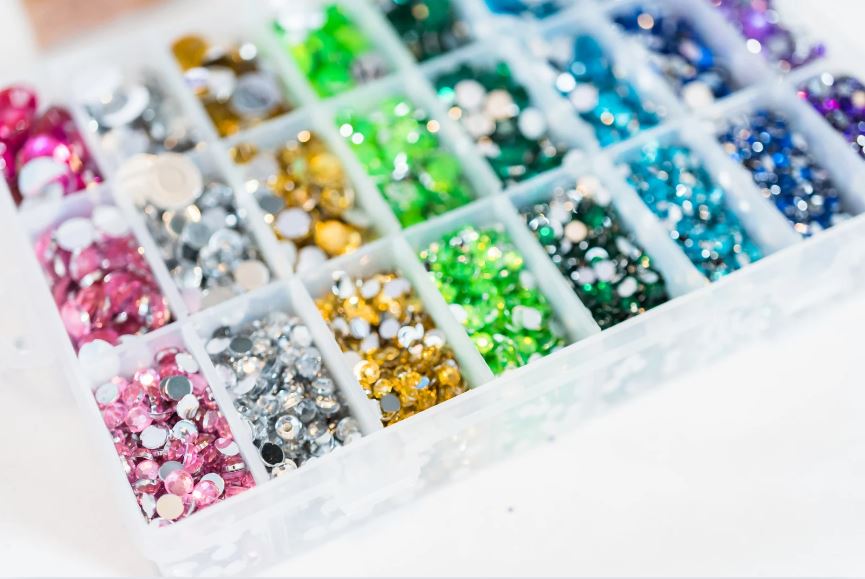 ダイソー ラインストーン